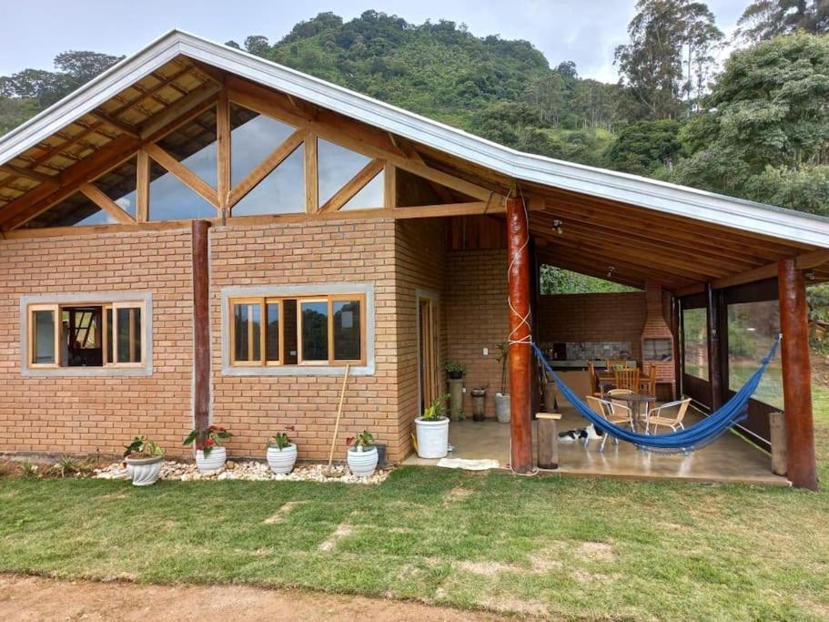 Chale Araucaria- Vale Das Pedras Mg Sapucaí-Mirim Dış mekan fotoğraf